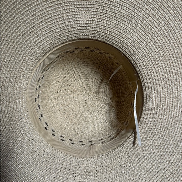 Elegant Tan and Cream Wide-Brimmed Hat with Floral Accent - Picture 6 of 7